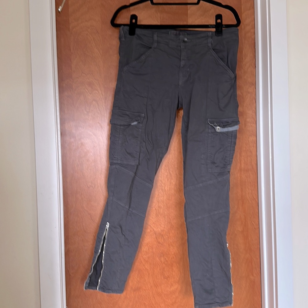 Jbrand Women’s size 32 cropped pants